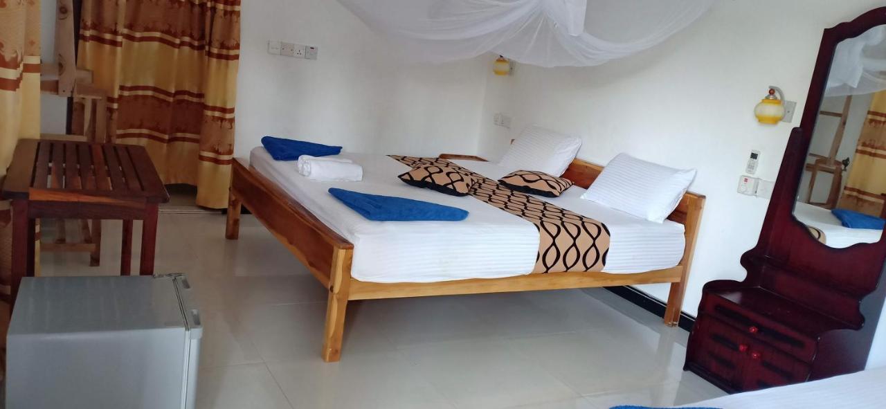Surf & Sand Hotel Arugambay Arugam Bay Buitenkant foto