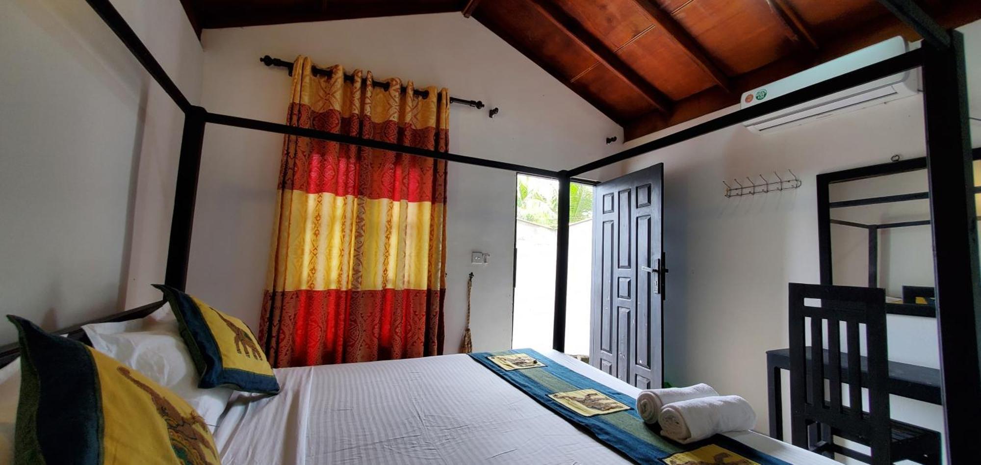 Surf & Sand Hotel Arugambay Arugam Bay Buitenkant foto