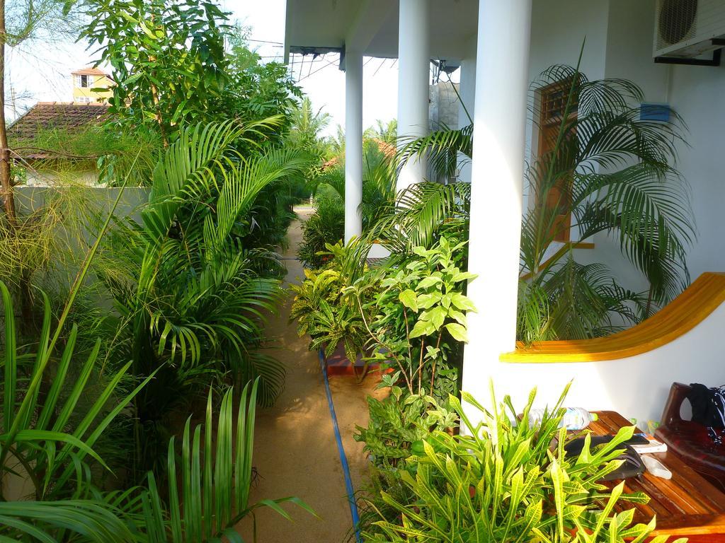 Surf & Sand Hotel Arugambay Arugam Bay Buitenkant foto
