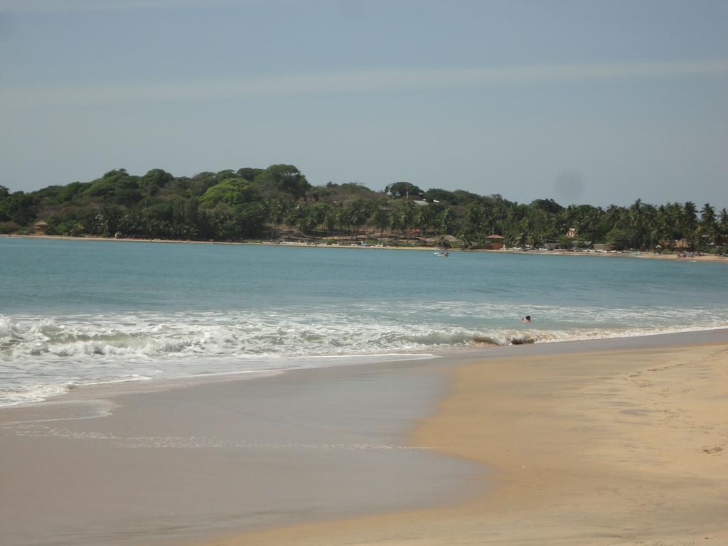 Surf & Sand Hotel Arugambay Arugam Bay Buitenkant foto