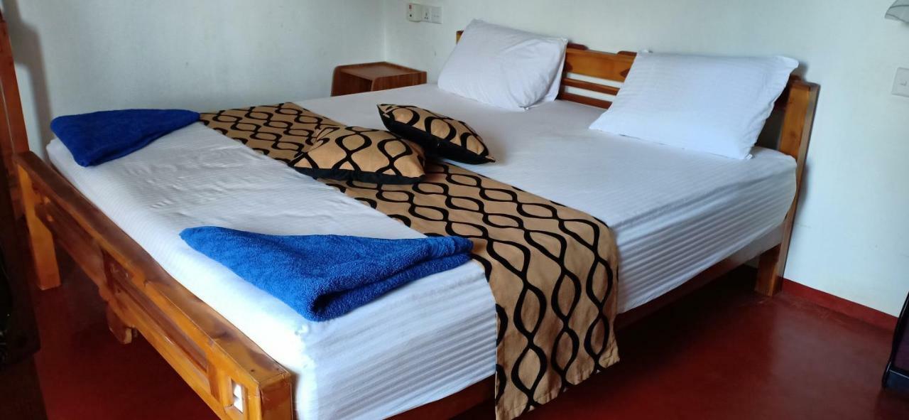 Surf & Sand Hotel Arugambay Arugam Bay Buitenkant foto