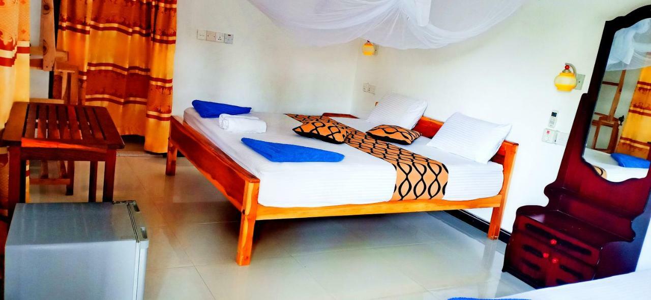Surf & Sand Hotel Arugambay Arugam Bay Buitenkant foto